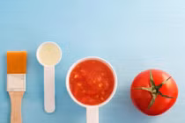 Học ngay công thức mặt nạ dưỡng da từ cà chua của HH Khánh Vân