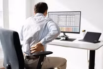 Nam nhân viên văn phòng mắc hội chứng cơ hình lê do... ngồi nhiều