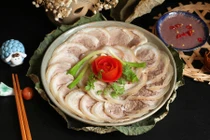 Bật mí cách luộc thịt ngon, mọng nước, không bị hôi