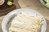 8 loại thực phẩm nấu không chín có thể sinh ra độc tố