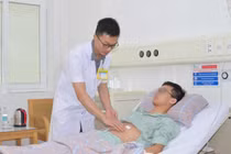 Cảnh báo thủng tạng rỗng do viêm loét dạ dày đang trẻ hóa