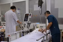 Người đàn ông tử vong sau chầu nhậu, ngộ độc Methanol nguy hiểm sao?