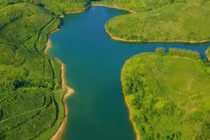 Về Hòa Bình ngắm hồ Sam Tạng thanh bình, tĩnh lặng