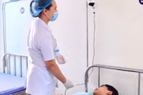 Bé 14 tuổi 27kg thiếu máu nặng, nguyên nhân gây bất ngờ