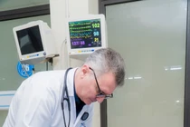 Đau ngực dữ dội... cảnh báo căn bệnh nguy hiểm không nên chủ quan