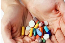 Người đàn ông bị xuất huyết tiêu hóa do uống thuốc sai cách