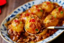 Hôm nay ăn gì: Khoai tây viên sốt thịt băm thơm ngon, béo ngậy