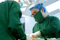 Cơn đau dữ dội vùng bìu cảnh báo bệnh nguy hiểm