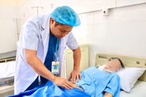 Cứu sống thai phụ chửa ngoài tử cung, vỡ gây sốc mất máu