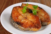 Loại cá bình dân giàu Omega-3 hơn cá hồi giúp đẹp da, trị mụn