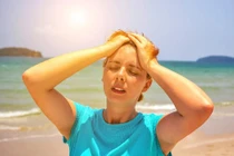 Mẹo giảm đau đầu khi thời tiết nắng nóng