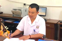 Bác sĩ đuổi theo xe máy người lạ, cứu bé 2 tuổi bị ngừng tim