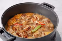 Hôm nay ăn gì: "Đổi gió" nấu món gà kho khoai môn lạ miệng, thơm ngon