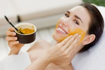 Mách bạn 5 công thức mặt nạ mật ong giúp da sáng mịn