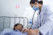 Tưởng cảm cúm thông thường, bé trai 14 tuổi bị đột quỵ xuất huyết não