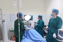 Cứu người bệnh nguy kịch do xuất huyết dạ dày