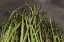 Loại rau mọc dại ở Đông Nam Bộ bất ngờ thành đặc sản "hút khách"