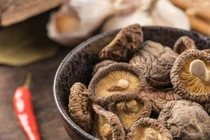 Mách bạn cách chọn mua nấm hương khô ngon, đảm bảo chất lượng, không hóa chất