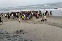 Quảng Bình: Đi tắm biển, 2 thanh niên bị đuối nước