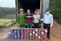 Quảng Bình: Bắt giữ 2 đối tượng vận chuyển hơn 100kg pháo lậu