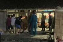 Mâu thuẫn trên bàn nhậu, người đàn ông đến nhà truy sát bạn