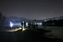 Nghệ An: Lật thuyền đánh cá, 3 bố con đuối nước thương tâm