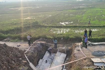 Sập cống chui qua đường cao tốc, 2 công nhân tử vong