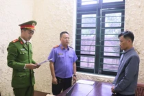 Hà Tĩnh: Khởi tố “ma men” chống người thi hành công vụ