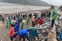 Hà Tĩnh: Gia cố các điểm sụt lún tại tuyến kè biển Cẩm Nhượng 