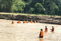 Vụ nam sinh bị lũ cuốn trôi: Tìm thấy thi thể cách nơi gặp nạn 20km