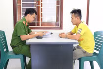 Nghệ An: Khởi tố đối tượng đâm vào xe CSGT rồi bỏ trốn