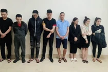 Nghệ An: Nhóm “nam thanh nữ tú” bay lắc trong khách sạn