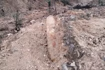 Nghệ An: Đào đất làm nhà, hoảng hồn phát hiện 3 quả bom