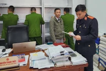 Quảng Bình: “Xà xẻo” tiền cứu trợ, 2 cán bộ bị khởi tố