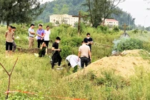 Phát hiện nam thanh niên tử vong bên lề đường