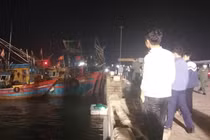 Hà Tĩnh: Phát hiện thi thể người đàn ông trôi dạt trên biển