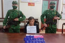 Nghệ An: Vượt biên sang Lào mua ma túy về bán kiếm lời