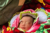 Hà Tĩnh: Xác định được bố bé gái bị bỏ rơi bên miệng cống