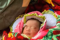 Hà Tĩnh: Xác định được bố bé gái bị bỏ rơi bên miệng cống