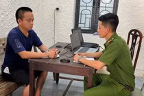 Nghi vợ ngoại tình, chồng mang dao tới nhà "tình địch" chém người