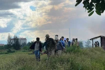 Thăm dò địa chất dưới đường điện cao thế, 3 người bị điện giật thương vong