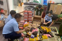 Xử phạt, tiêu hủy bánh trung thu không rõ nguồn gốc