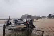 Mưa lũ làm 2 người chết, 1 người mất tích