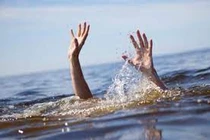 Nghệ An: Đi tắm biển, cháu bé 13 tuổi bị sóng cuốn trôi