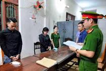 Khởi tố 2 đối tượng làm giả học bạ cho học sinh đi du học