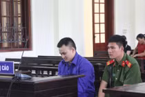 Nghệ An: Dùng búa đánh người, nam thanh niên lĩnh 8 năm tù