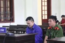 Nghệ An: Dùng búa đánh người, nam thanh niên lĩnh 8 năm tù