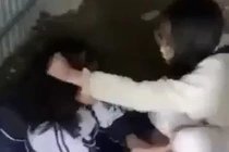 Clip nữ sinh lớp 7 ở Nghệ An bị đánh hội đồng: Hiệu trưởng nói gì?