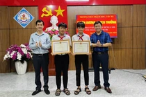 Hai học sinh dũng cảm cứu người đuối nước