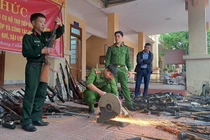 Tiêu huỷ hàng trăm khẩu súng cùng nhiều loại vũ khí nguy hiểm